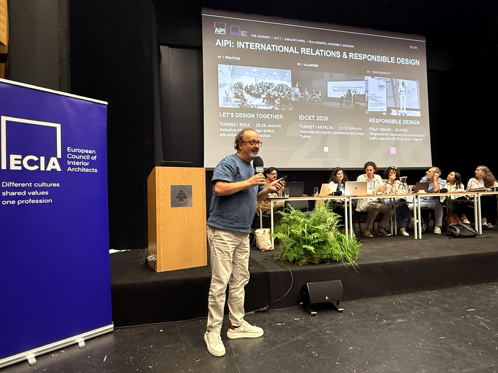 Intervento AIPI all’Assemblea ECIA di Varsavia, davanti alla presentazione International Relations and Responsible Design
